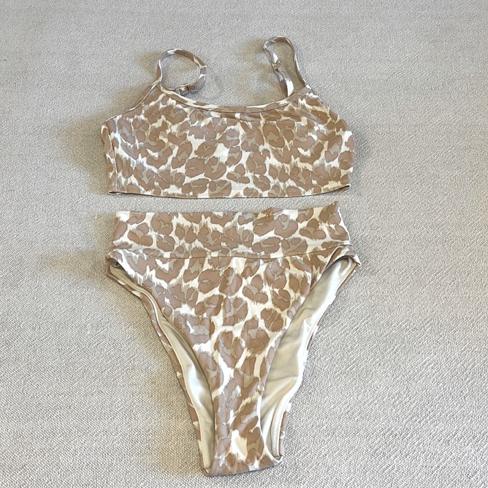 Arie bikini